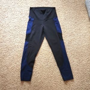 Black/Blue Atheltic Leggings with Pockets!